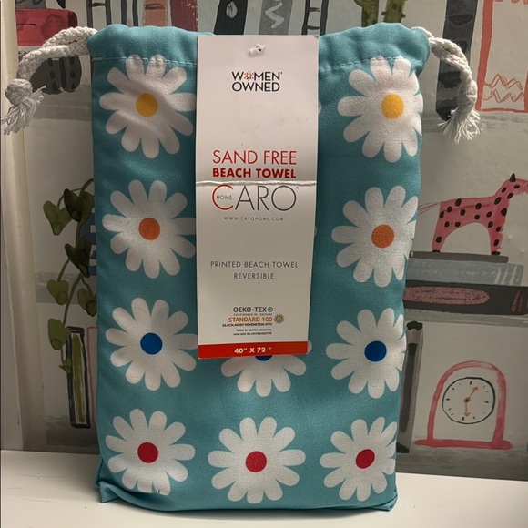 Caro Sand Free Beach Towel - Blue Daisy - Picture 3 of 3